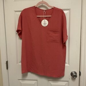 5/$20 NWT Anrabess Coral V-Neck Tee Size M